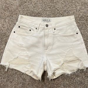 Abercrombie Mid-rise Boyfriend Short